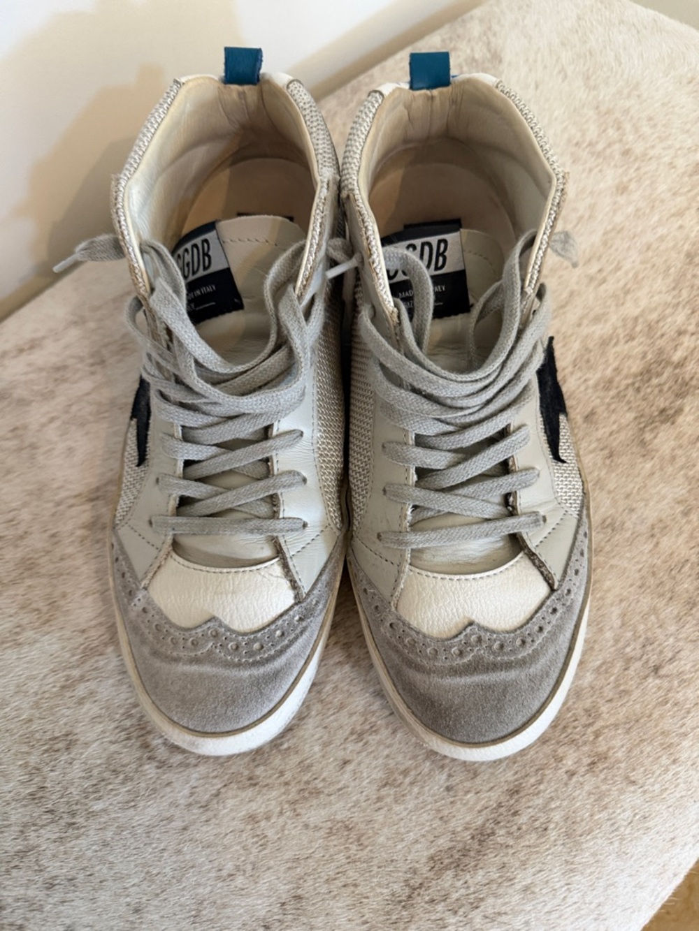 Golden Goose Neutral Grey High-Top Sneakers with Black Star - Picture 2 of 6